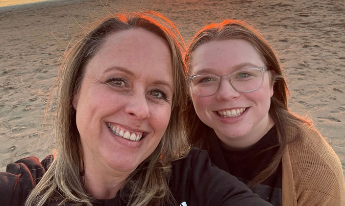 Jenny (left) and Kelly (right) Guire, mother-daughter nurses and UOPX alumni