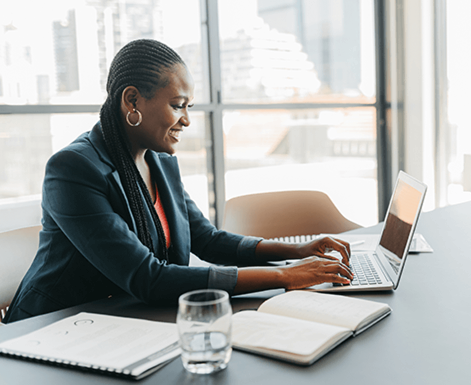 Woman talking a leadership development online course
