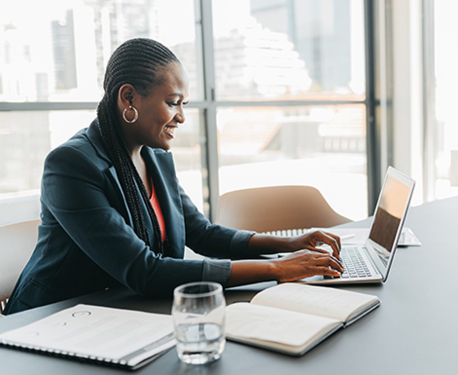 Woman talking a leadership development online course